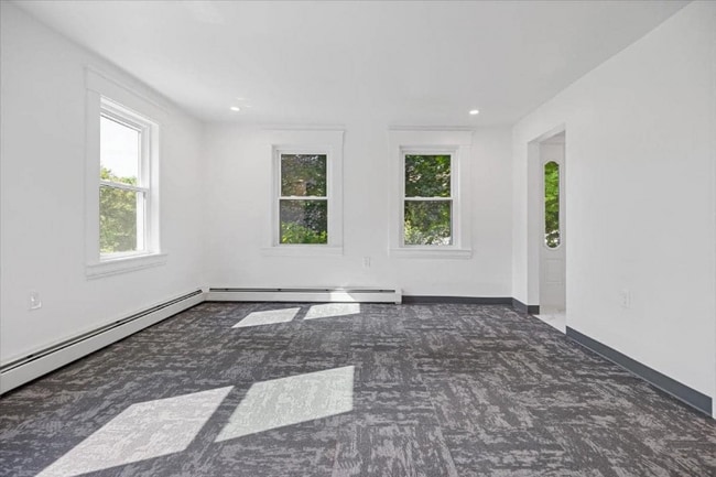 Photo - 2 Howes Corner Rd