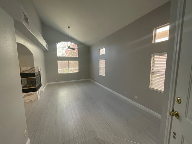 Photo - Nice 4br home, with 4th bedroom larger then the average, 3cg.
