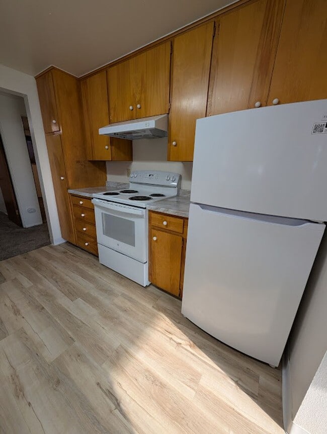 Building Photo - 2 Bedroom Pet-friendly Clarkston Apartment...