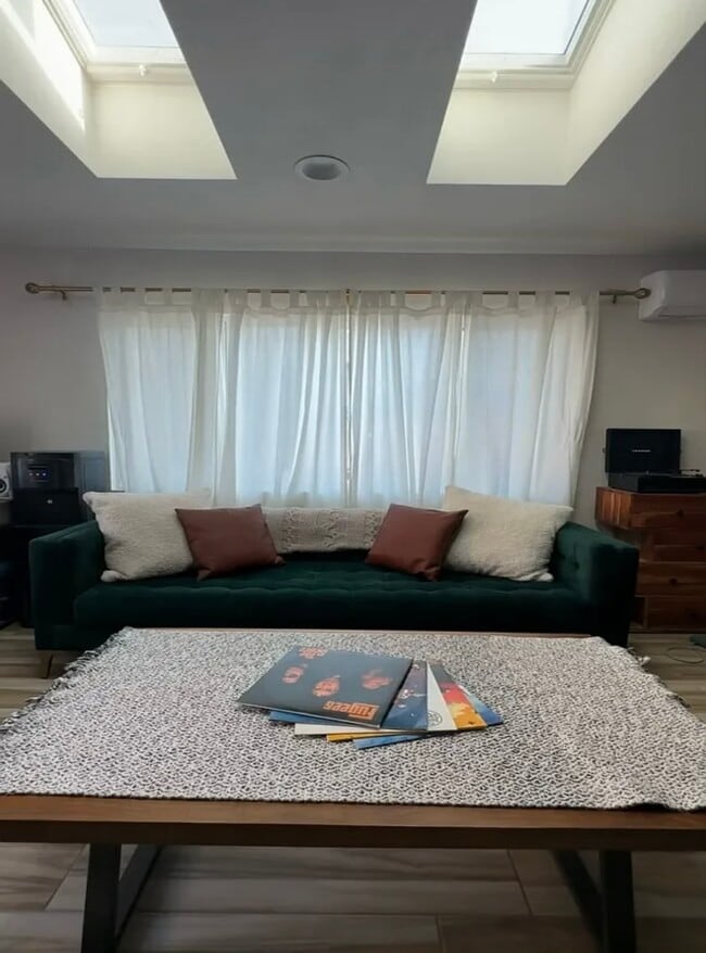 Photo - 2674 E Washington St