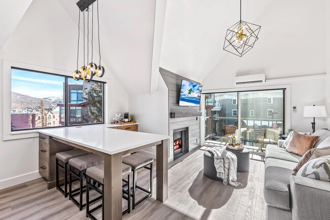 Photo - 1385 Lowell Ave Unidad #310