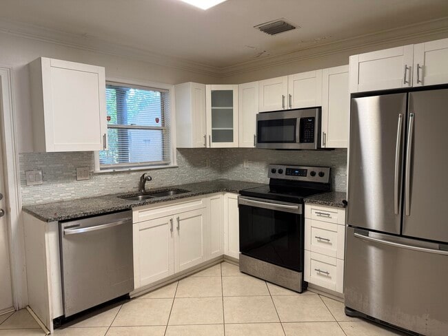 Photo - 2018 S 10th St