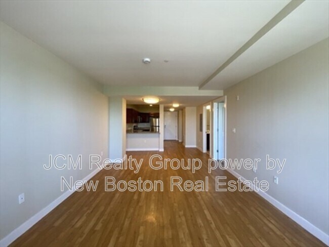 Photo - 20 Pond St Unidad U - 203 / U-302 / 1st Floor