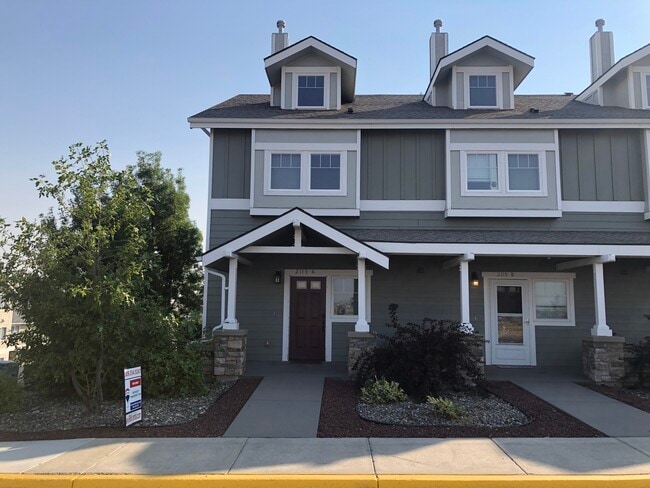 Building Photo - 2115 Westwood Dr Unit A Rental