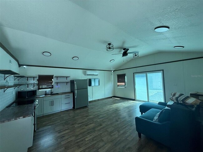 18312 Hollister Rd