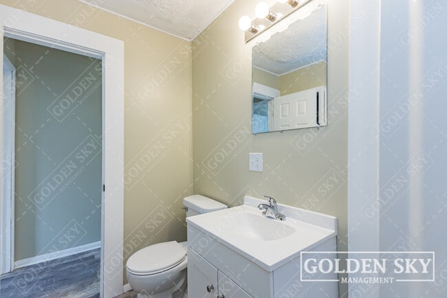 Photo - 2125 E Harvard Ave