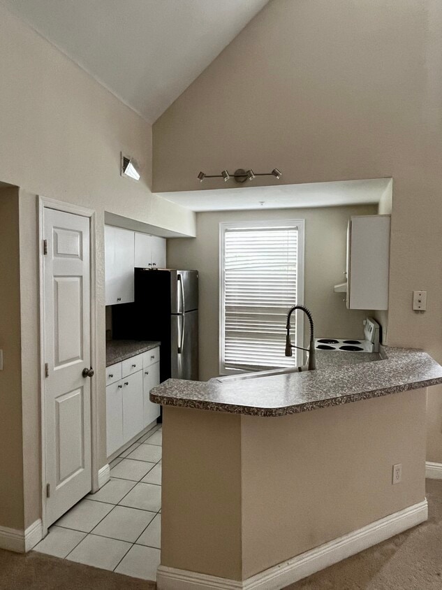 Kitchen - 6408 Raleigh St (Orlando, FL)