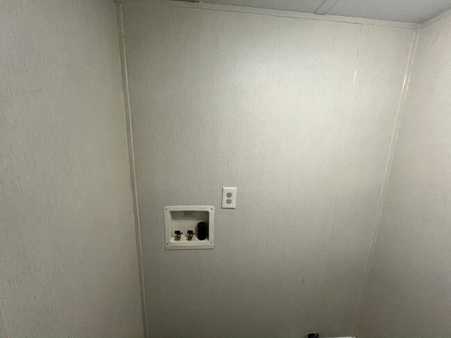 Photo - 71A Tower Manor Cir E