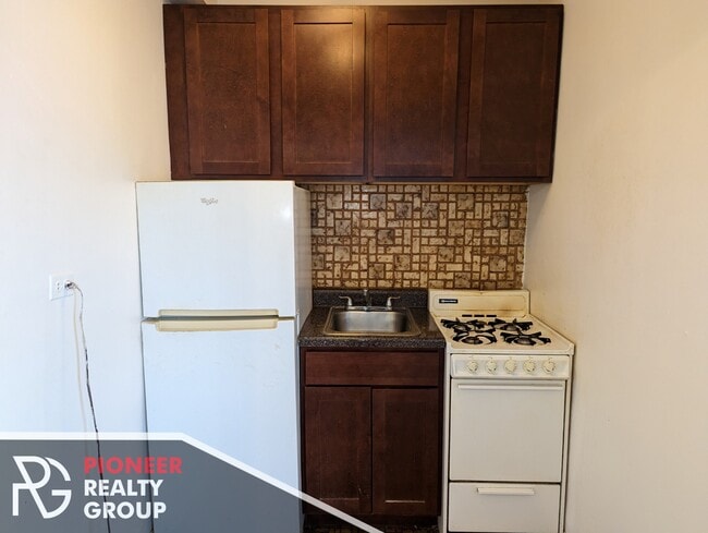 Photo - 739 W Belmont Ave Unit 409