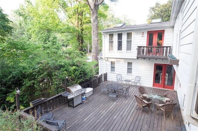 Photo - 776 Valley Brook Rd