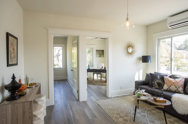 Photo - 1441 Echo Park Ave Unidad half