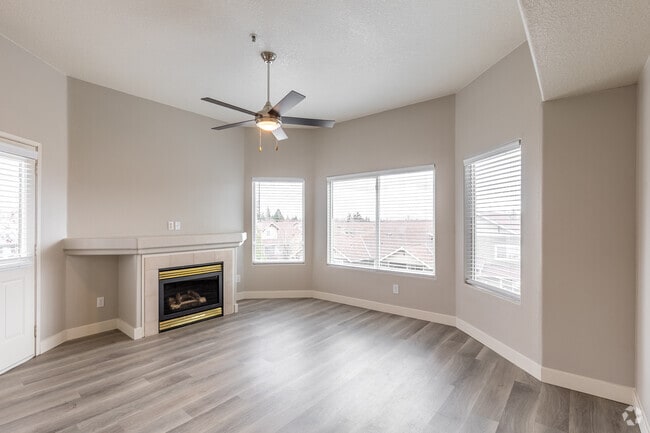2BR, 1BA - 930SF