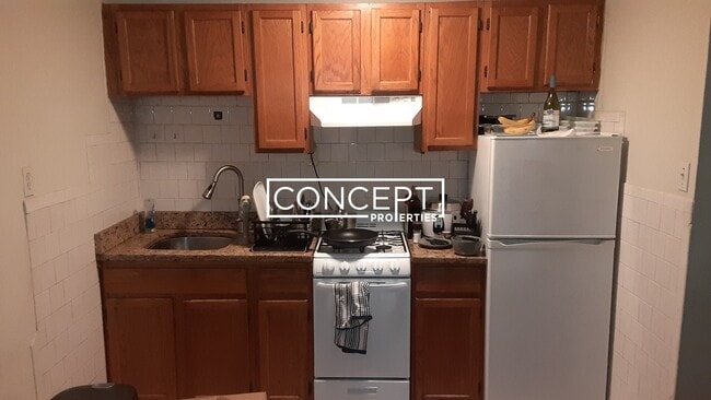 Building Photo - 56 Queensberry St Unit B4