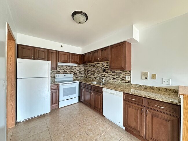 Photo - 1004 S River Rd Unidad 203