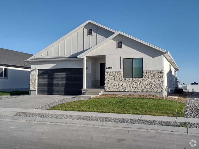 Building Photo - 2284 E Weeping Willow Way Rental