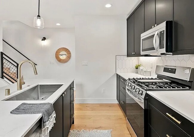 Photo - Modern 2-Bedroom Home in Maple Leaf!
