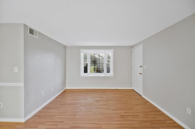 Photo - 704 S Arlington Mill Dr