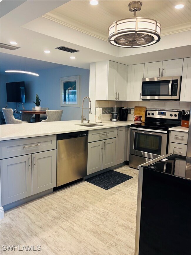Photo - 800 Meadowland Dr