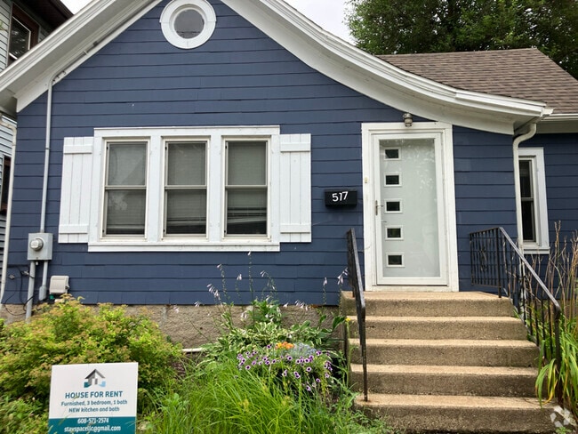 Building Photo - 517 E Johnson St Rental