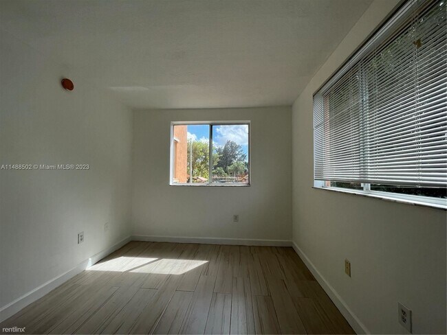 Photo - 3 br, 2 bath House - 17602 NW 25th Ave Apt...