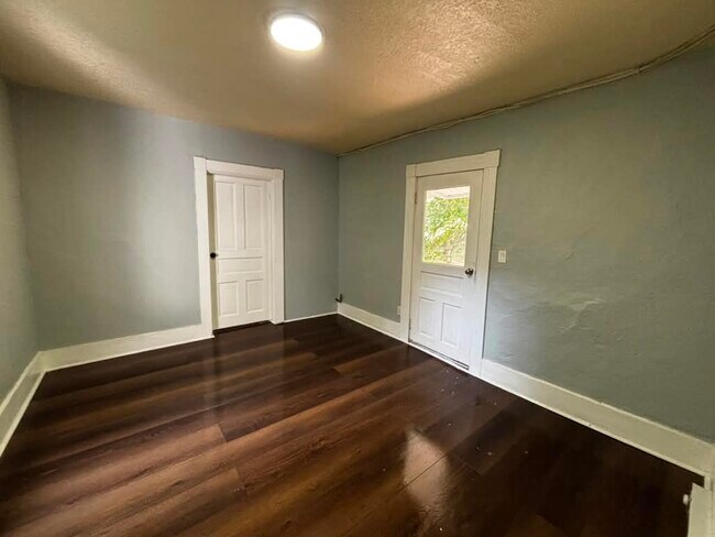 332 W Main St Unit 2