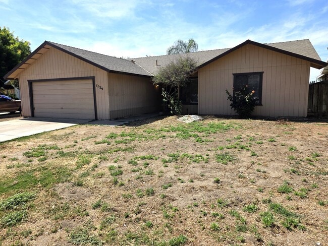 Building Photo - Large 3 Bedroom 2 Bath Home by Westfield School