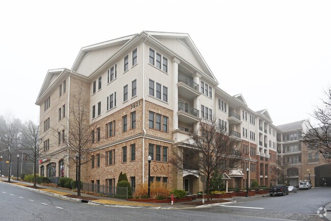 Foto principal - Vinings Main