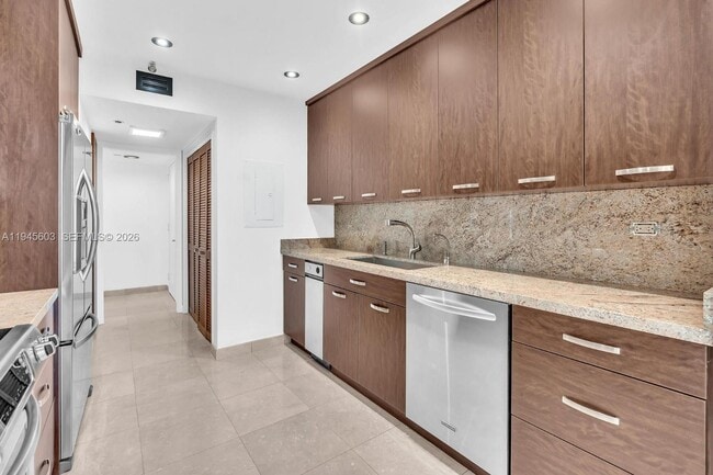 Photo - 19355 Turnberry Way Unit 3J