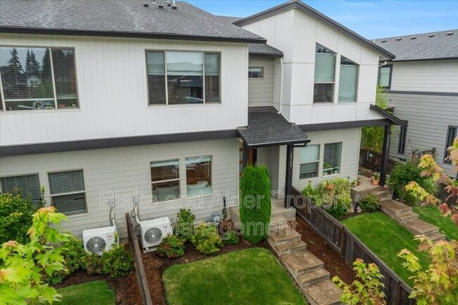 Building Photo - 16349 SE Sunshower Pl