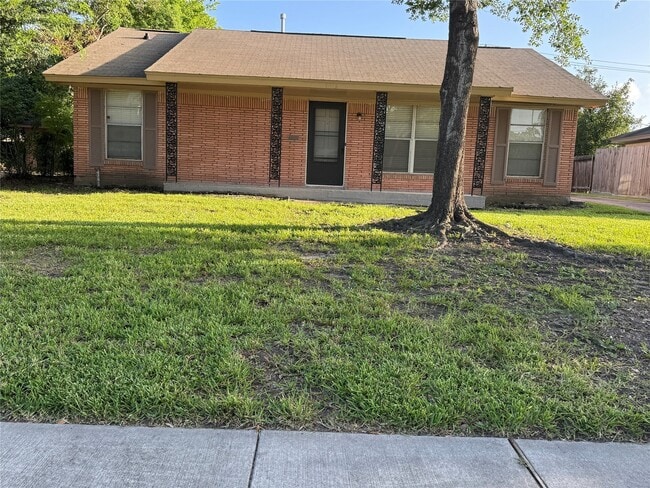 Building Photo - 4013 Newshire Dr Rental