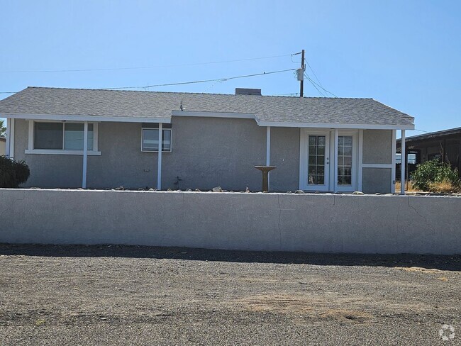 Building Photo - Remodeled Home with enclosed court yard an...