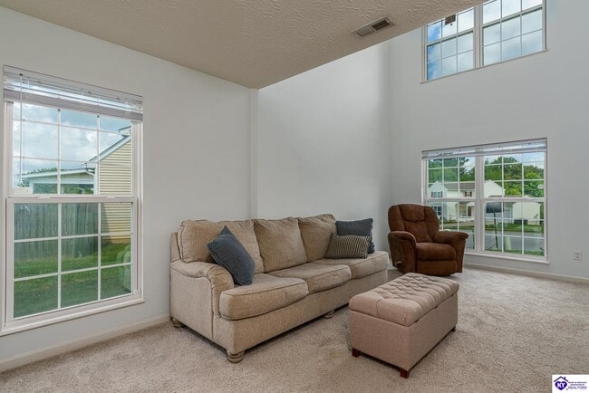 Photo - 310 Ivy Pointe Dr
