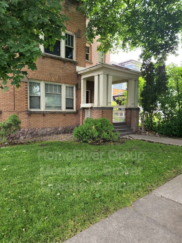 Photo - 532 S 3rd St W