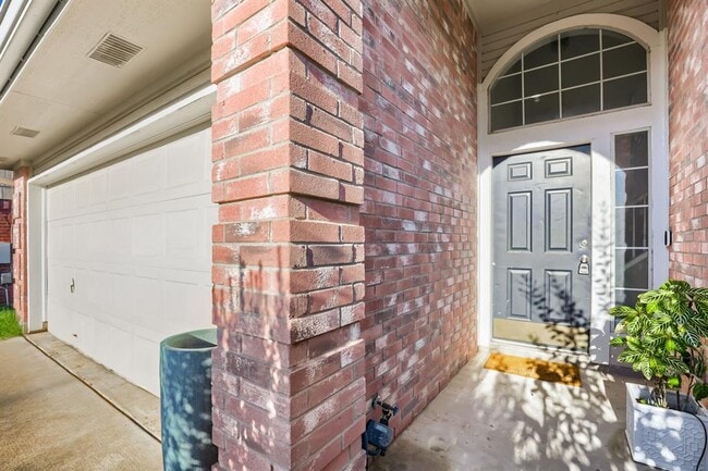 17204 Village Glen Rd