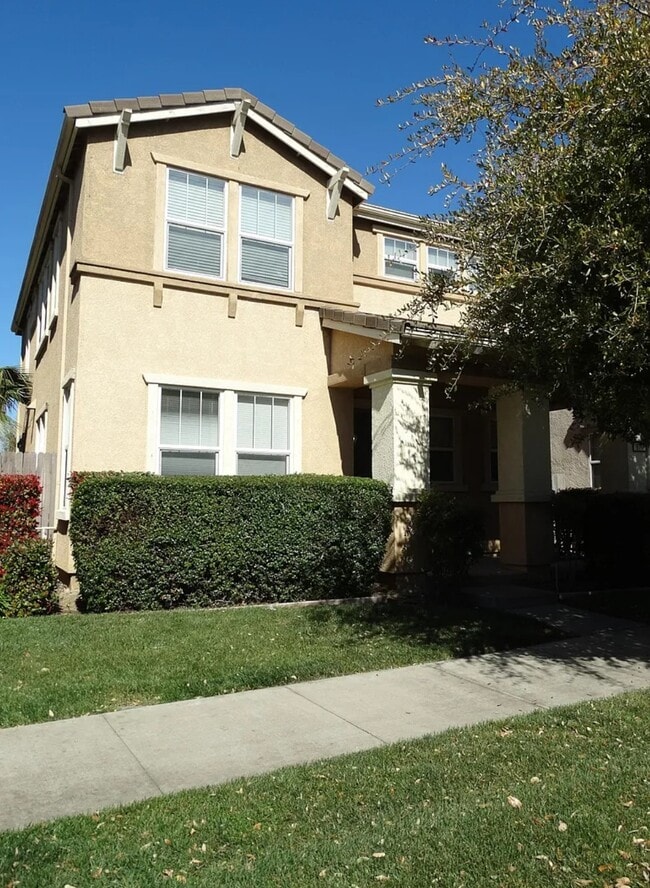 Photo - 671 Wapello Cir House