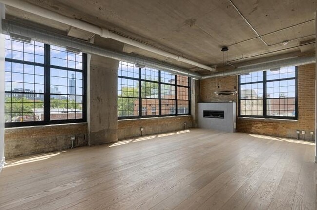 Building Photo - 2 bedroom in Chicago IL 60607 Unit 4M