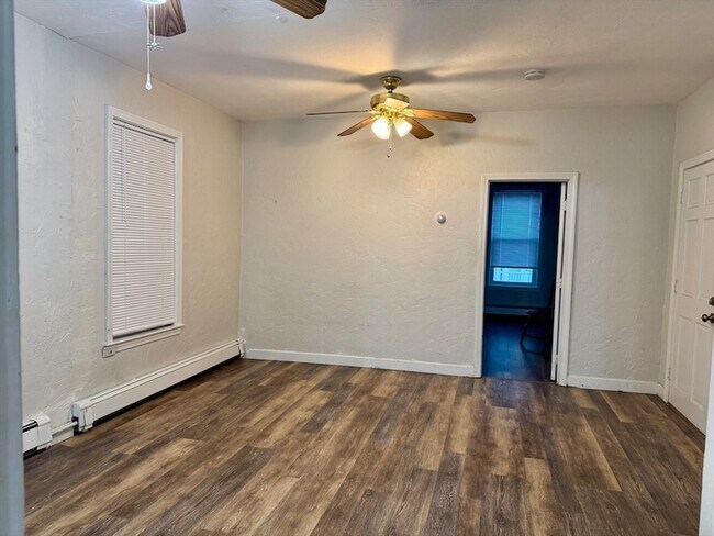 Photo - 230 Havre St Unit 2