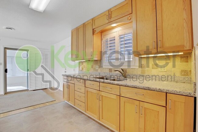 Photo - 6510 Barkley Way