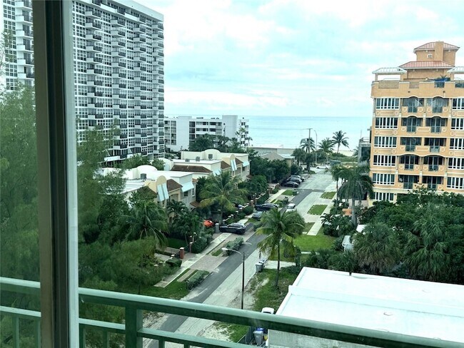 Photo - 3210 NE 5th St Unit 701