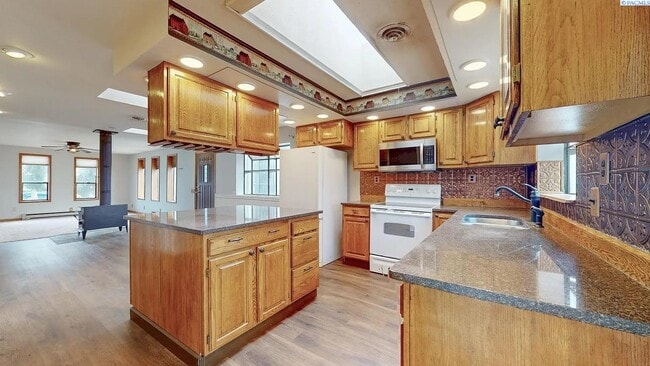 Photo - 3 bedroom, 3 bath home in Kennewick