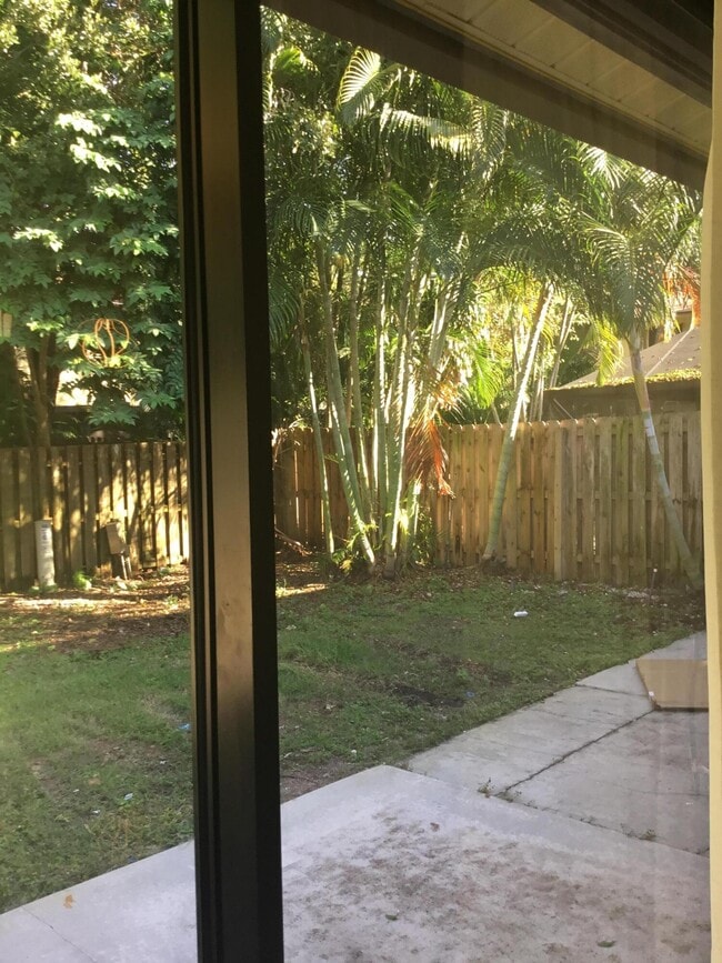 Photo - 1094 Raintree Ct