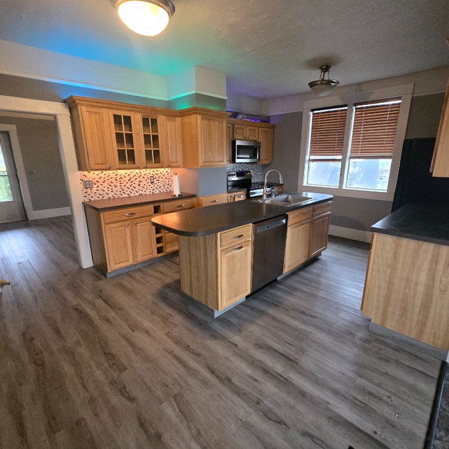 Photo - 316 Tacoma Ave