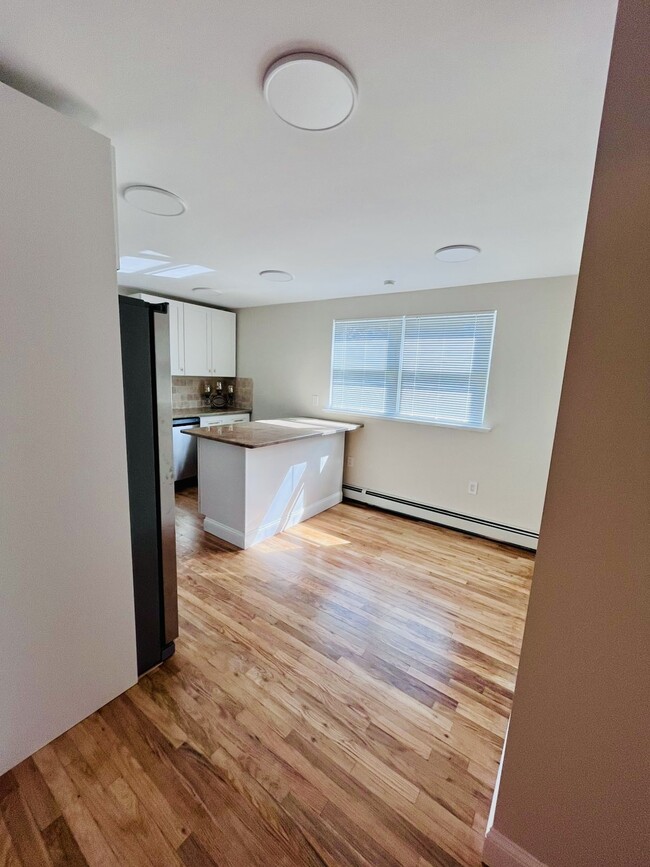 Photo - 340 Maple St Unidad A