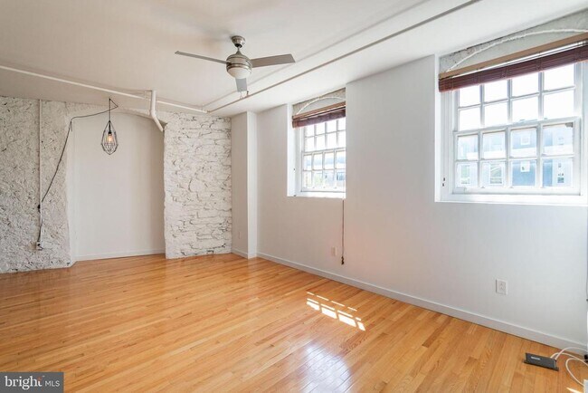 Photo - 4 Leverington Ave Unit 303