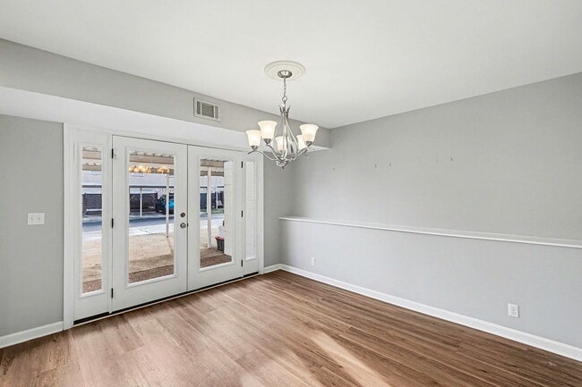 Photo - Beautifully Renovated 3bed 2bath home!