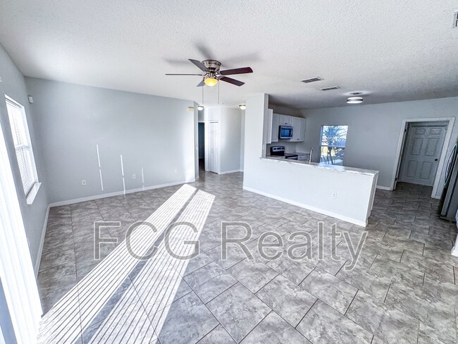 Photo - 702 Colville Pl