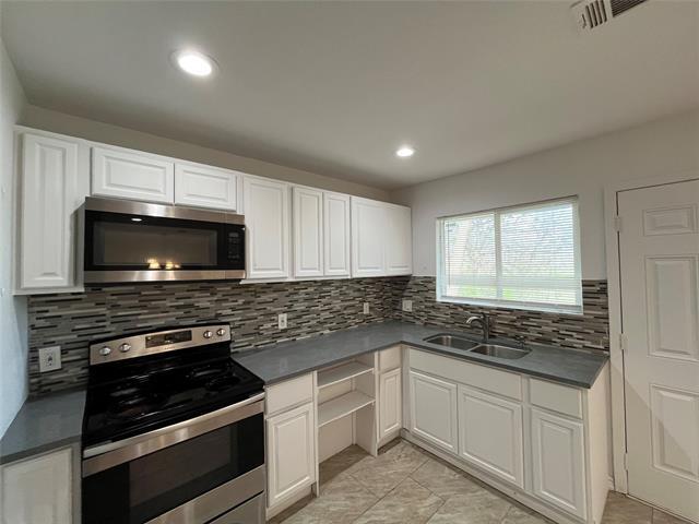 Photo - 5828 Lazy River Dr