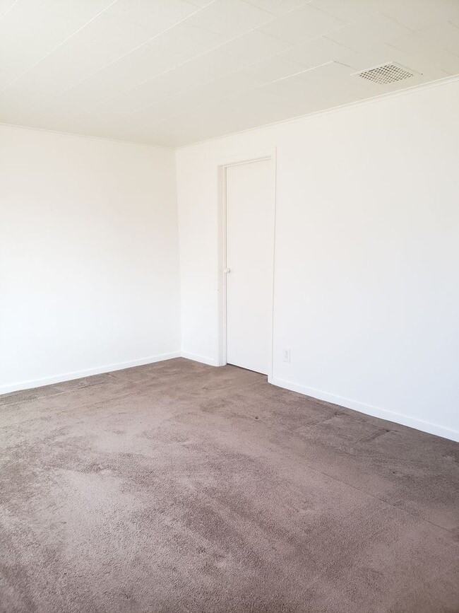 Photo - 2+ Bedroom, 2 bathroom Charming Home Avail...