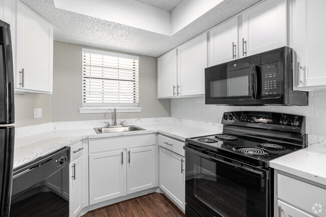 Copperfield Apartments - Kitchen