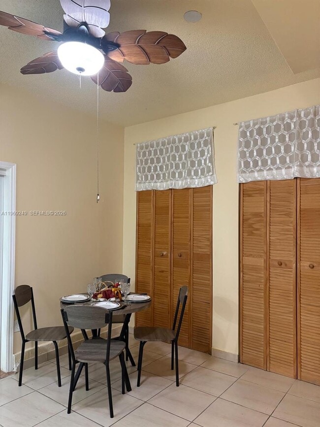 Photo - 15470 SW 47th St Unidad 0